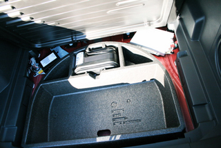 Illustration for article titled Ten Worst Things Automakers Do To Make Their Cars Seem Cheap